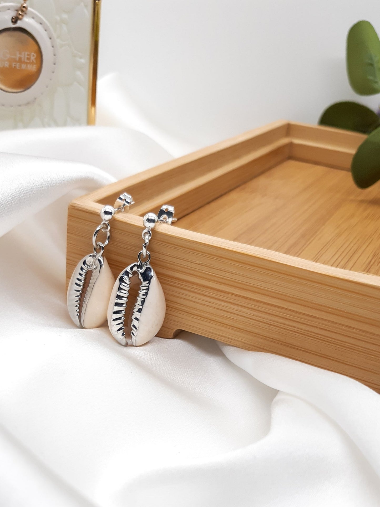 Poema Cowrie Earrings